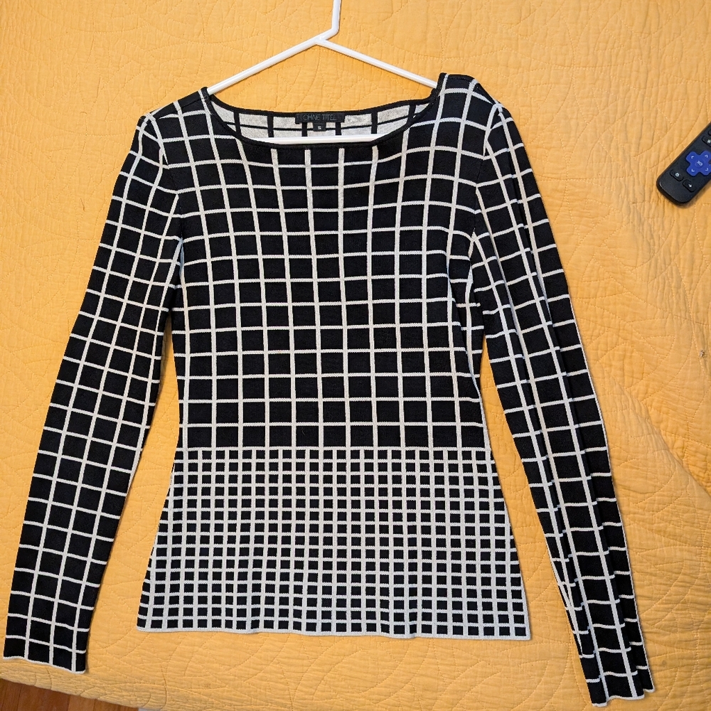 Ohne Titel Chic Black and White Grid Pattern Sweater